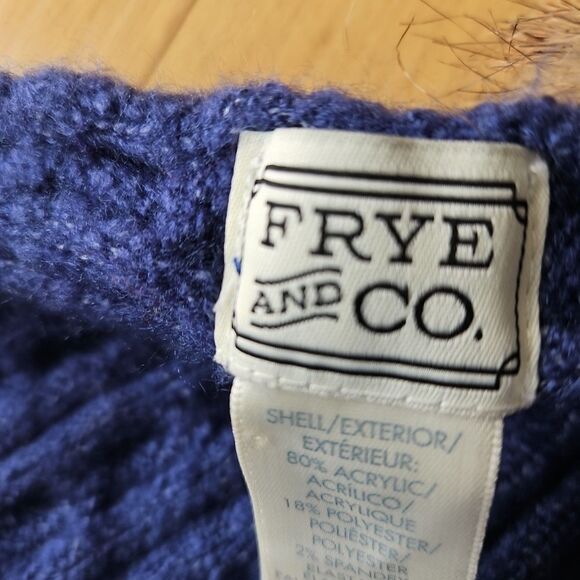 Frye & Co Scarf Deep Blue Cable Knit Faux Fur Pom Whimsy Preppy School - Picture 3 of 8